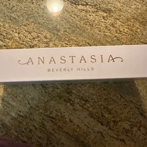 NIB Anastasia of Beverly Hills set of lip velvets. - Picture 7 of 8
